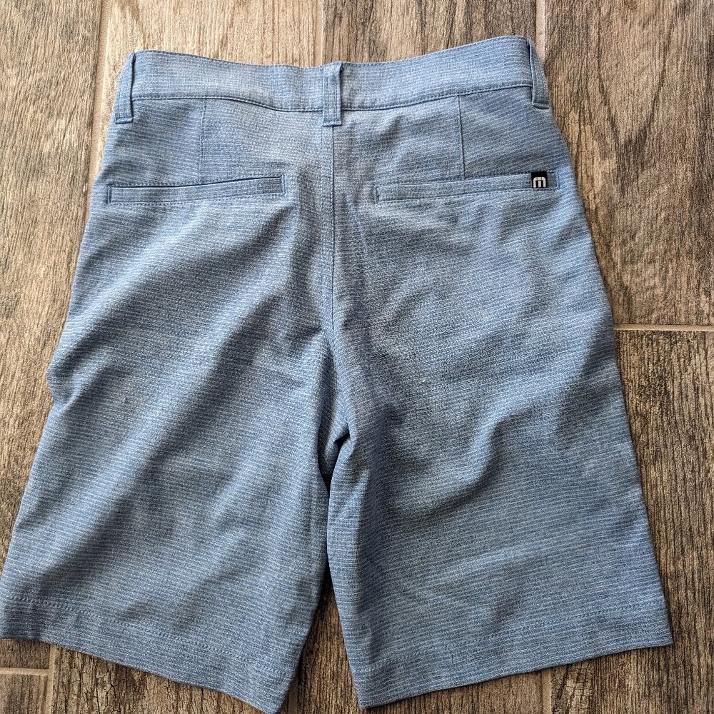 Travis Mathew Boys golf shorts size 8 excellent condition